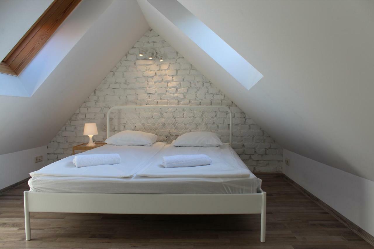 Three-Bedroom Apartment On Peldu 19 リガ エクステリア 写真